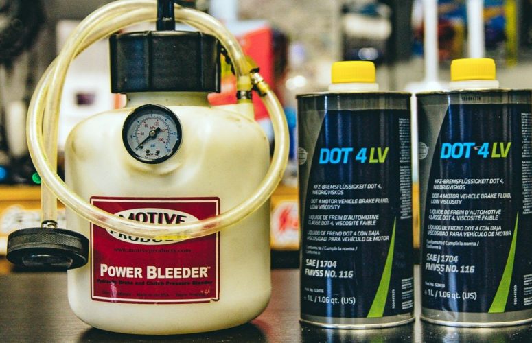 Как отличить хорошую тормозную жидкость от подделок?