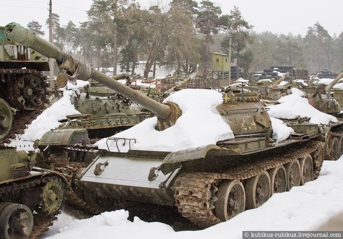 Танковое кладбище на Украине
