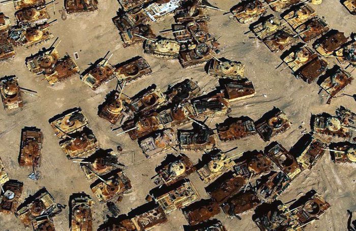 Самое большое танковое кладбище в Кувейте