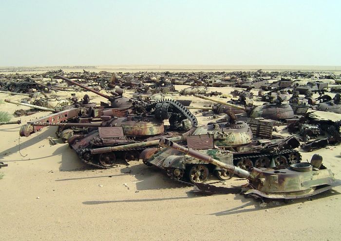 Кладбище танков подбитых во время войны в Ираке